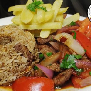 Arroz Chaufa con Lomo saltado